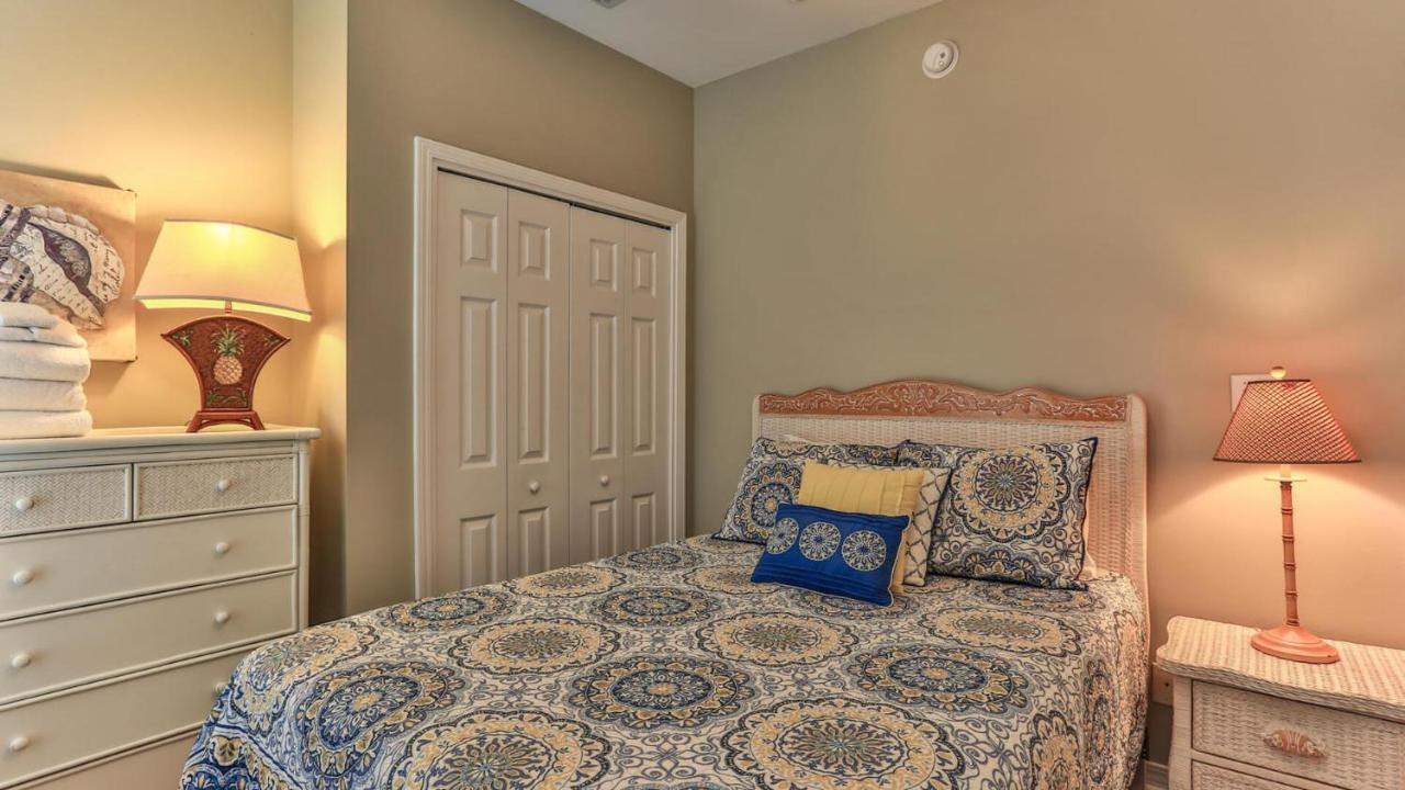 Biglows Bungalow: Beachside Retreat with Pet-Friendly Perks Destin Exterior photo